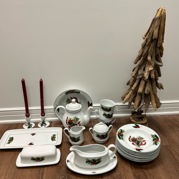 🎄Gravy Boat with underplate, Kopin Christmas Heritage, Vintage Christmas dishes - Picture 2 of 2